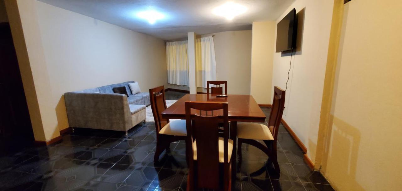 Departamento En Cuenca, 2 Y Parqueo Gratis Apartment