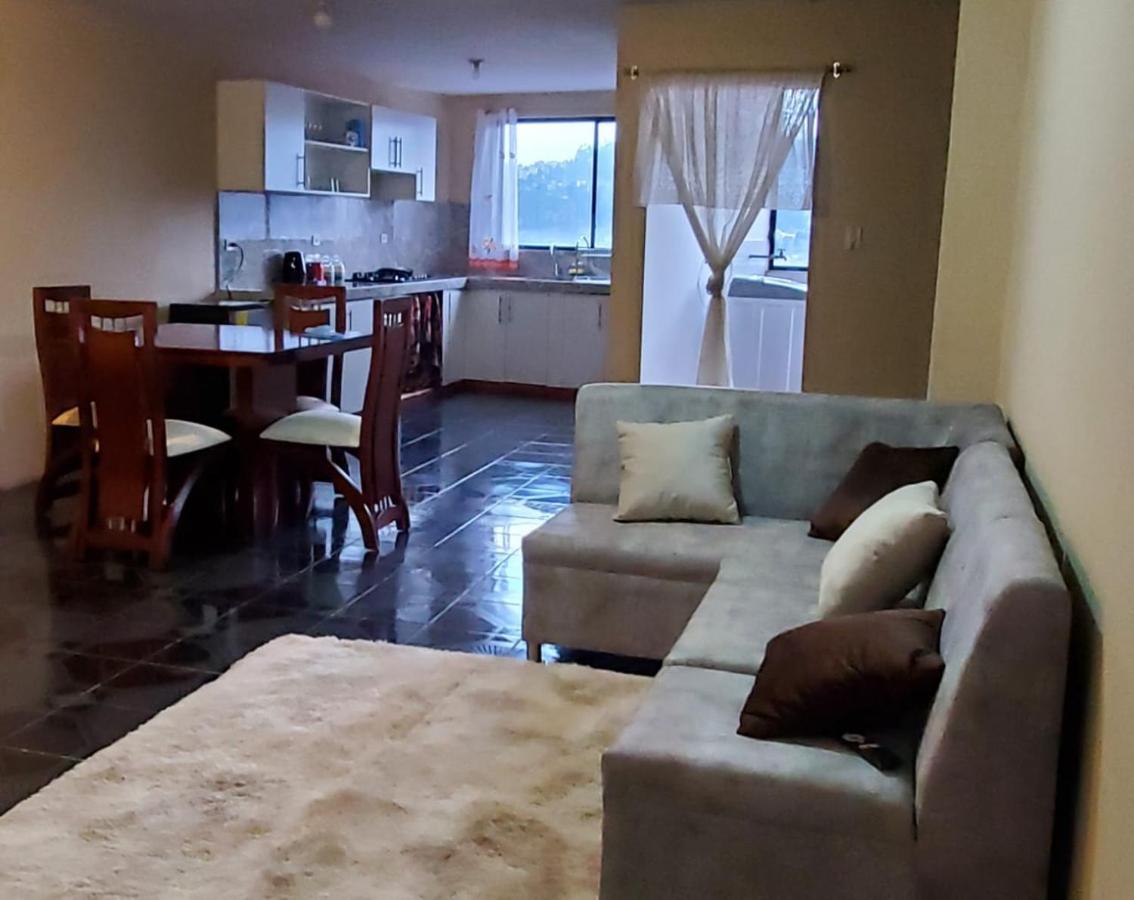 Departamento En Cuenca, 2 Y Parqueo Gratis * Cuenca